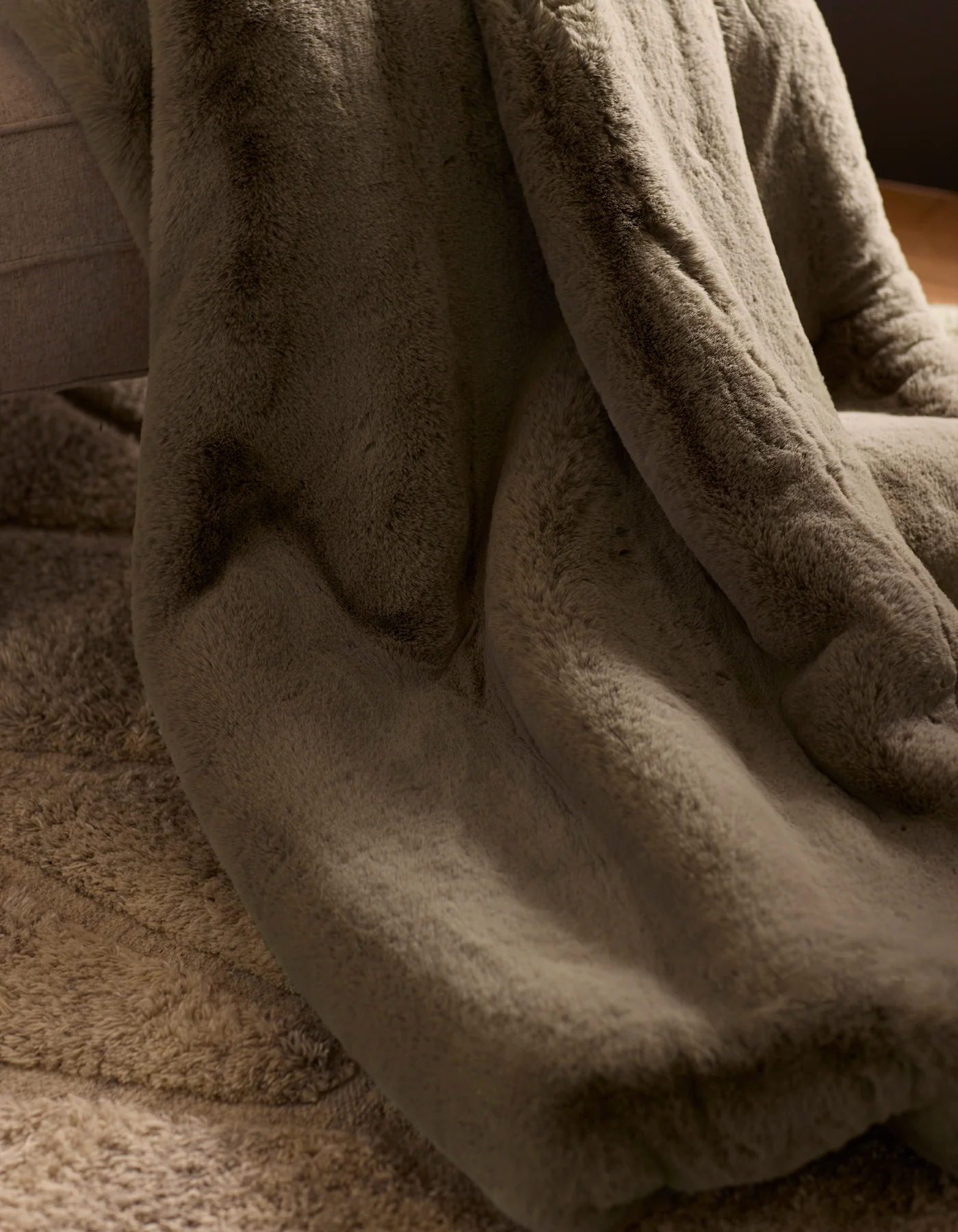 Superplush Cuddle Blanket - Image 6