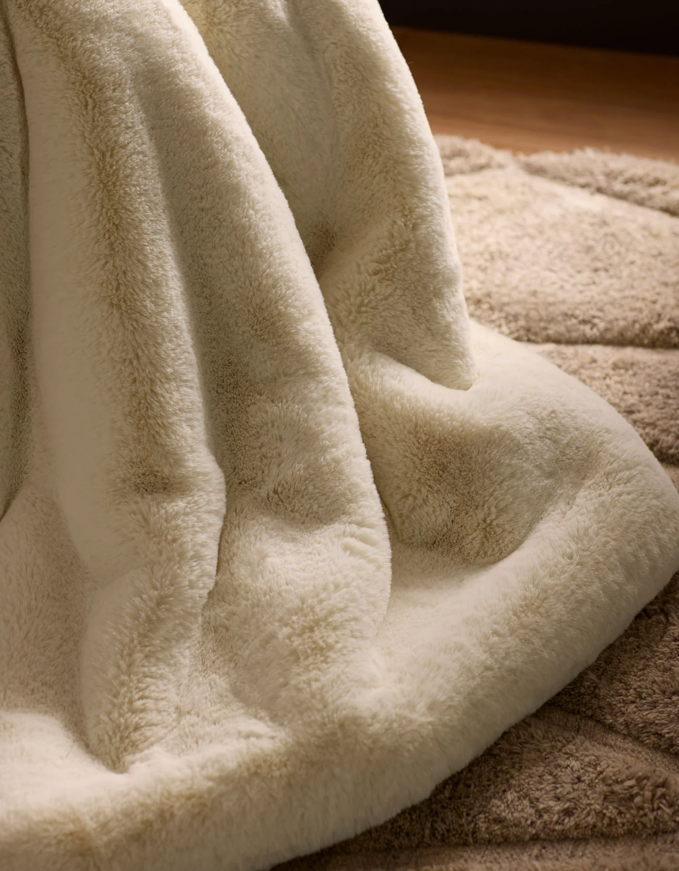 Superplush Cuddle Blanket - Image 9